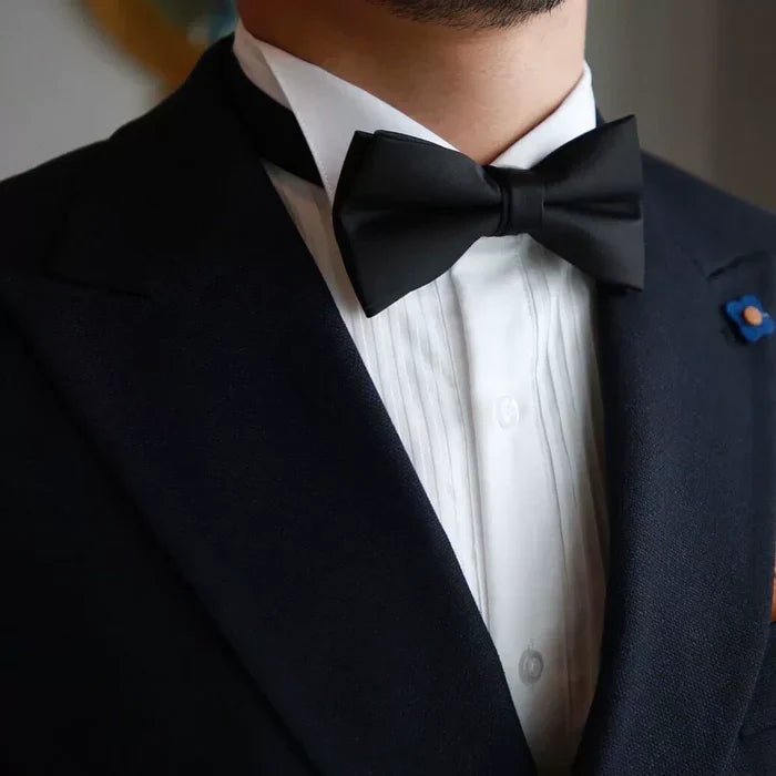 Camisa de esmoquin con cuello de pajarita