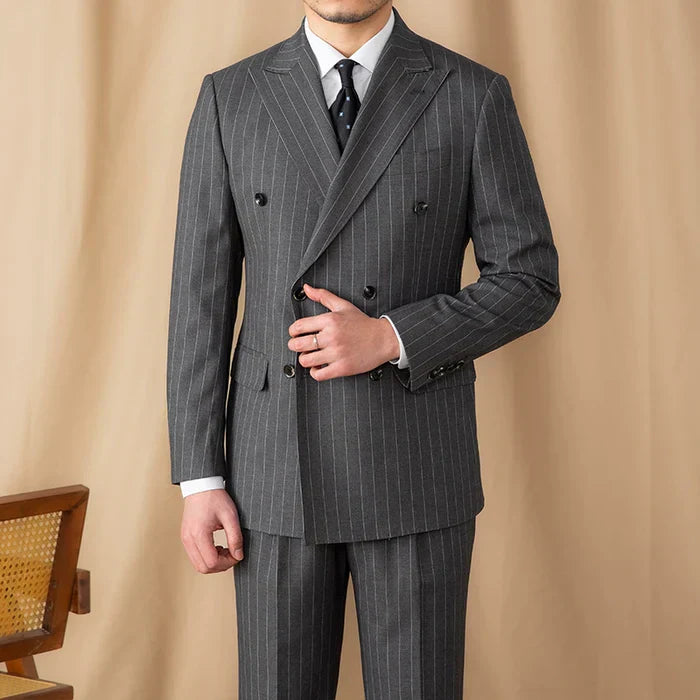 Blazer cruzado gris a rayas diplomáticas