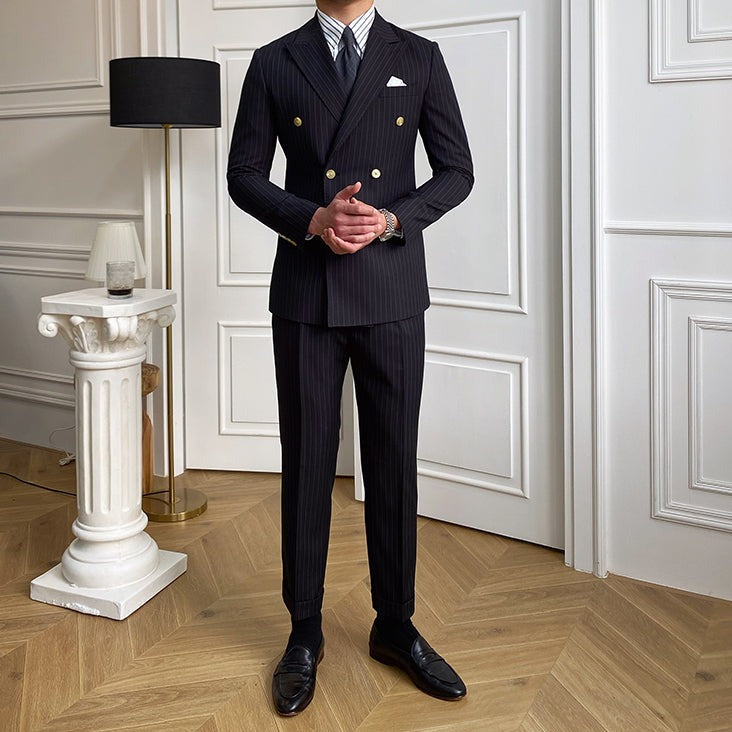 Costume anglais gessé à double boutonnage
