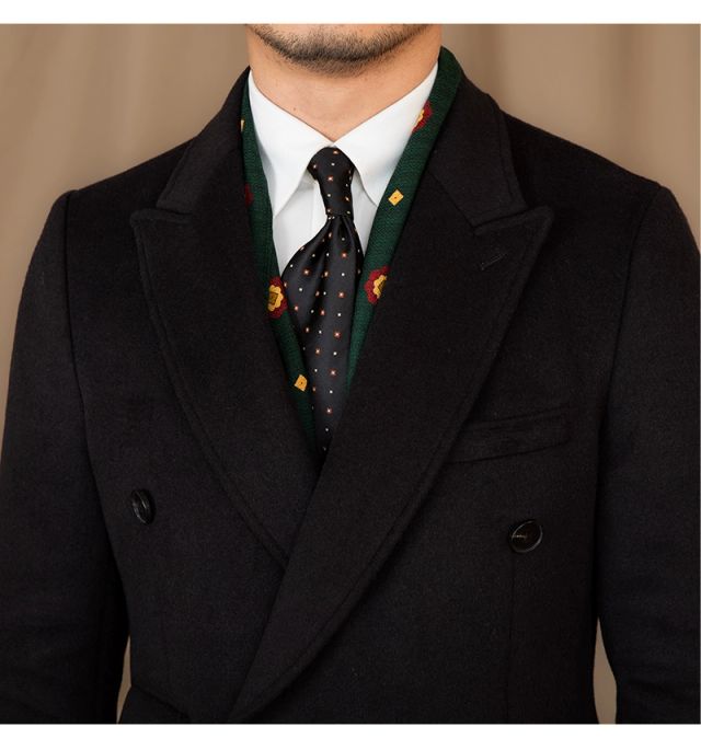 Manteau noir à double boutonnage