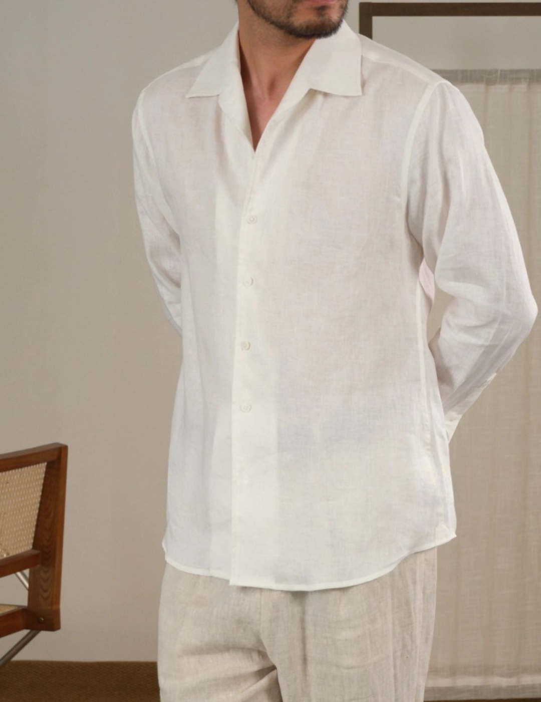 Chemise à manches longues et col cubain en lin