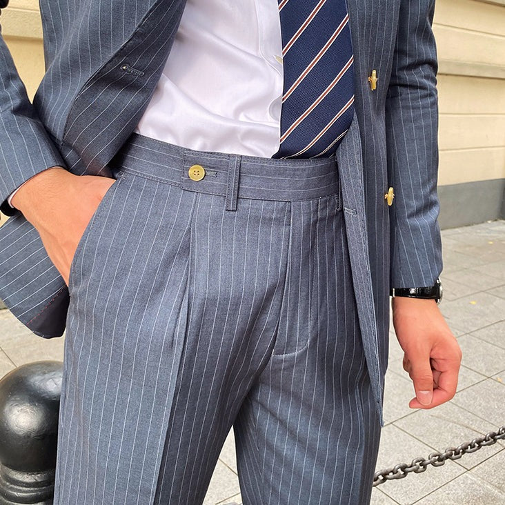 Costume anglais gessé à double boutonnage