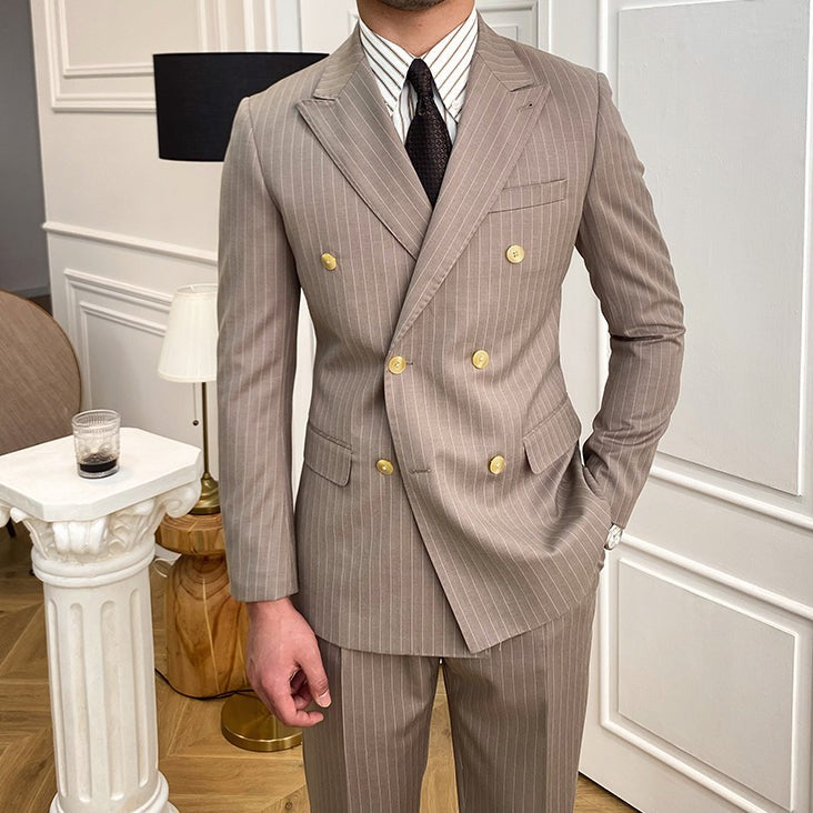 Costume anglais gessé à double boutonnage