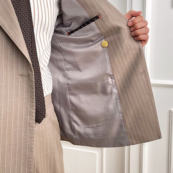 Costume anglais gessé à double boutonnage